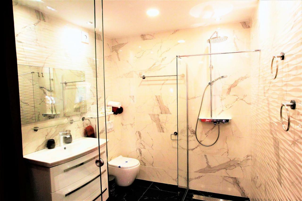 Summer Dream With Heated Pool, Sauna And Jacuzzi Villa