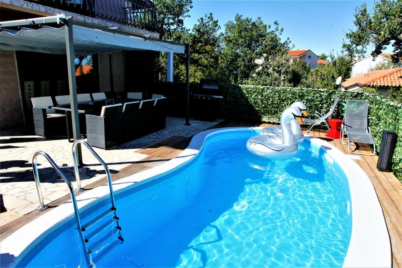 Summer Dream With Heated Pool, Sauna And Jacuzzi