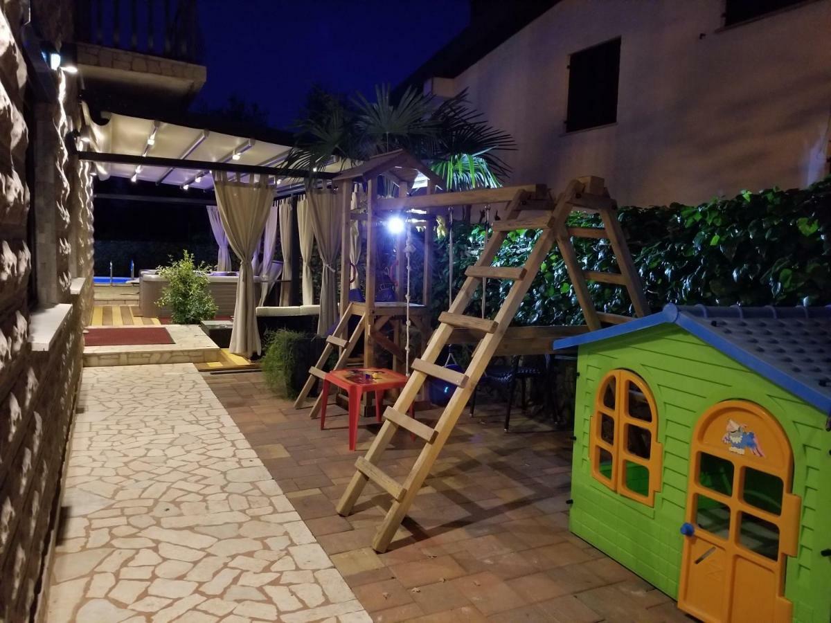 Summer Dream With Heated Pool, Sauna And Jacuzzi Malinska