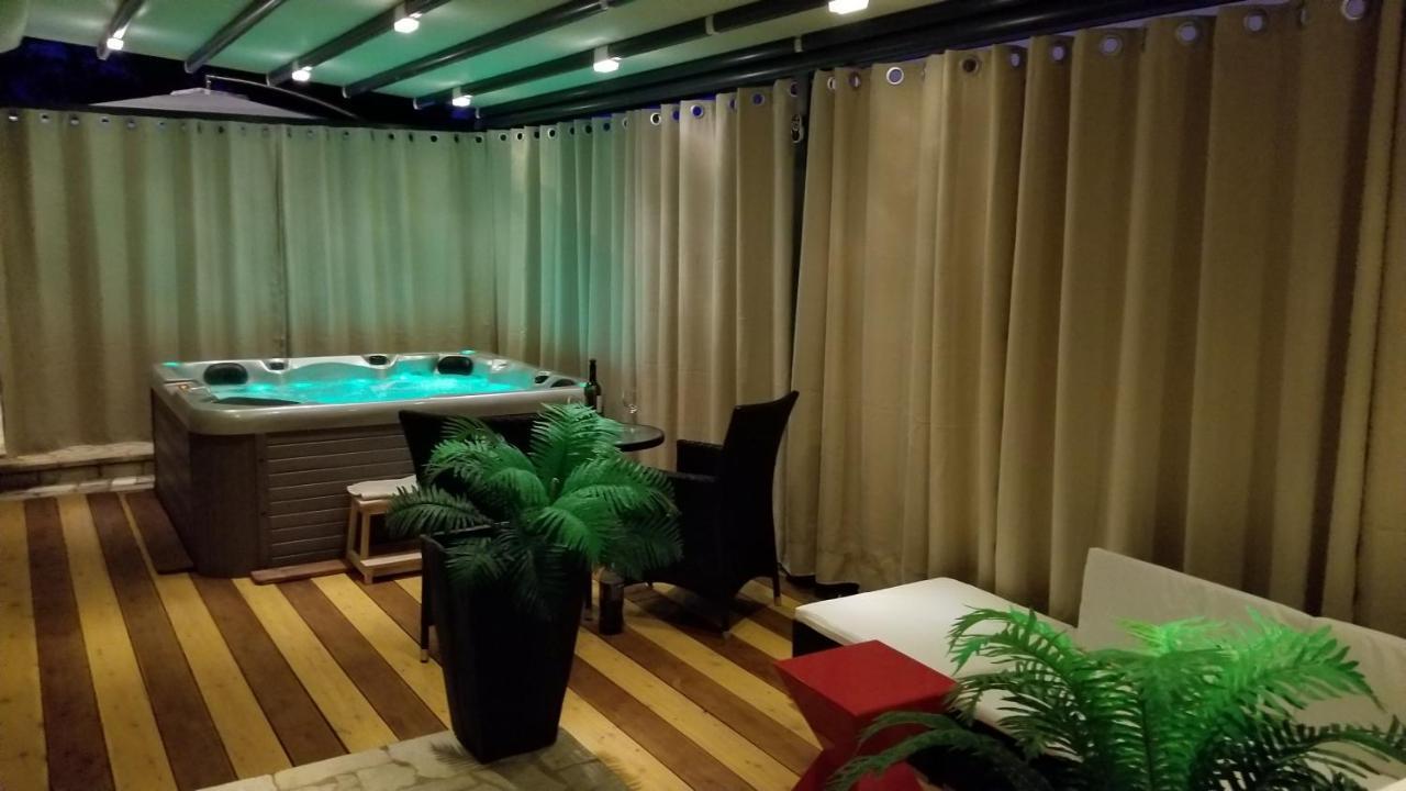 Villa Summer Dream With Heated Pool, Sauna And Jacuzzi