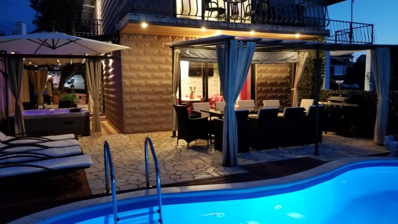 Summer Dream With Heated Pool, Sauna And Jacuzzi